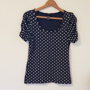 H&m Charcoal & white polka dot top w/puffy sleeve